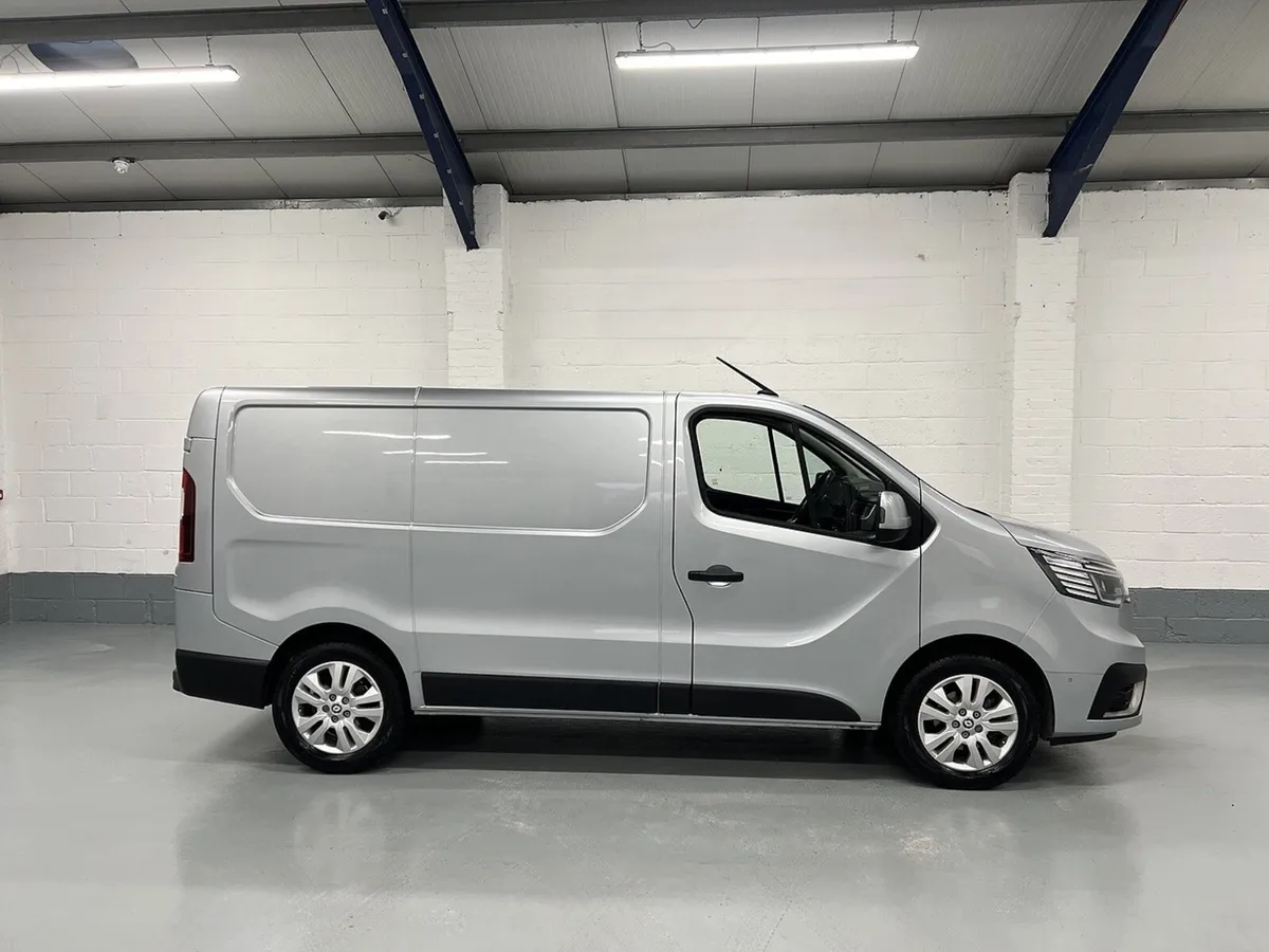 2024 Renault Trafic Panel Van - Image 1