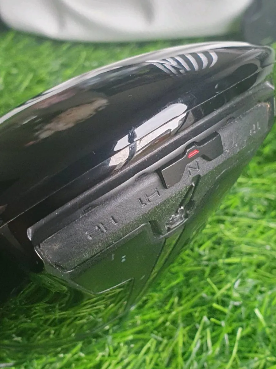 TITLEIST TSR 3 DRIVER (NEW CLUB PRACTICALLY) - Image 3