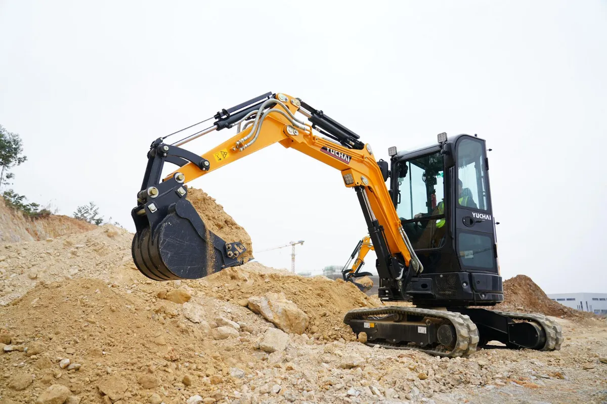 NEW Yuchai U27 Mini Excavator - Image 3