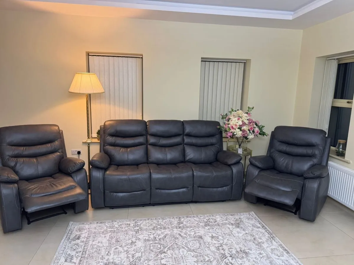 Recliner sofa - Image 4