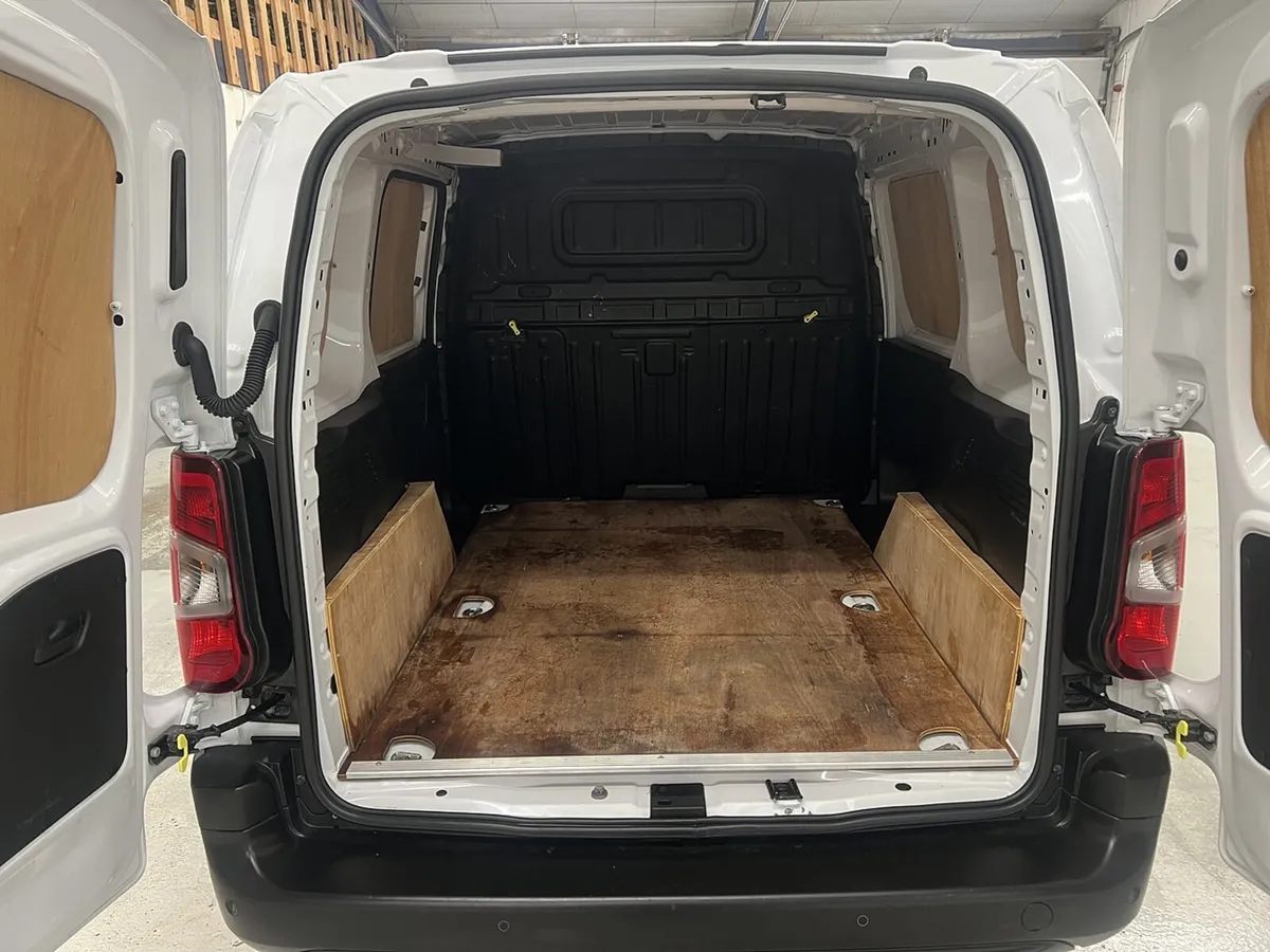 2022 Citroen Berlingo Small Panel Van - Image 2