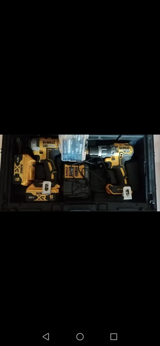 dewalt drill kit - Image 2