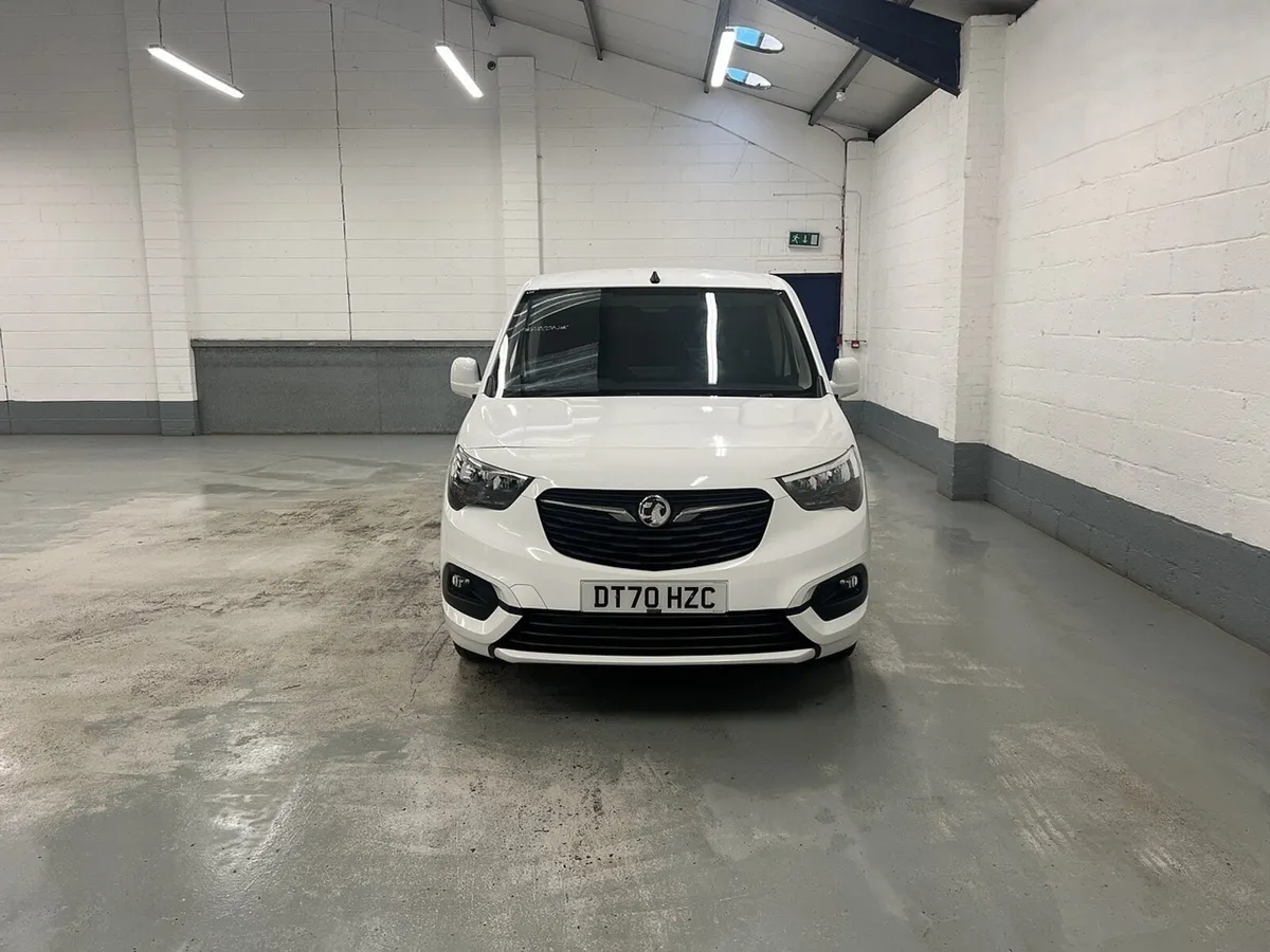 2021 Vauxhall Combo Small Panel Van - Image 4