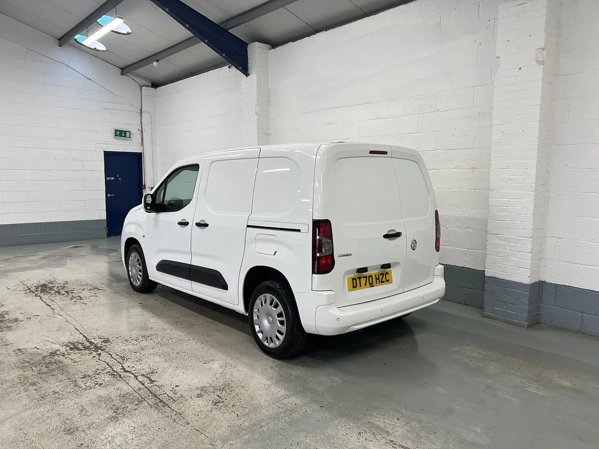 2021 Vauxhall Combo Small Panel Van - Image 3