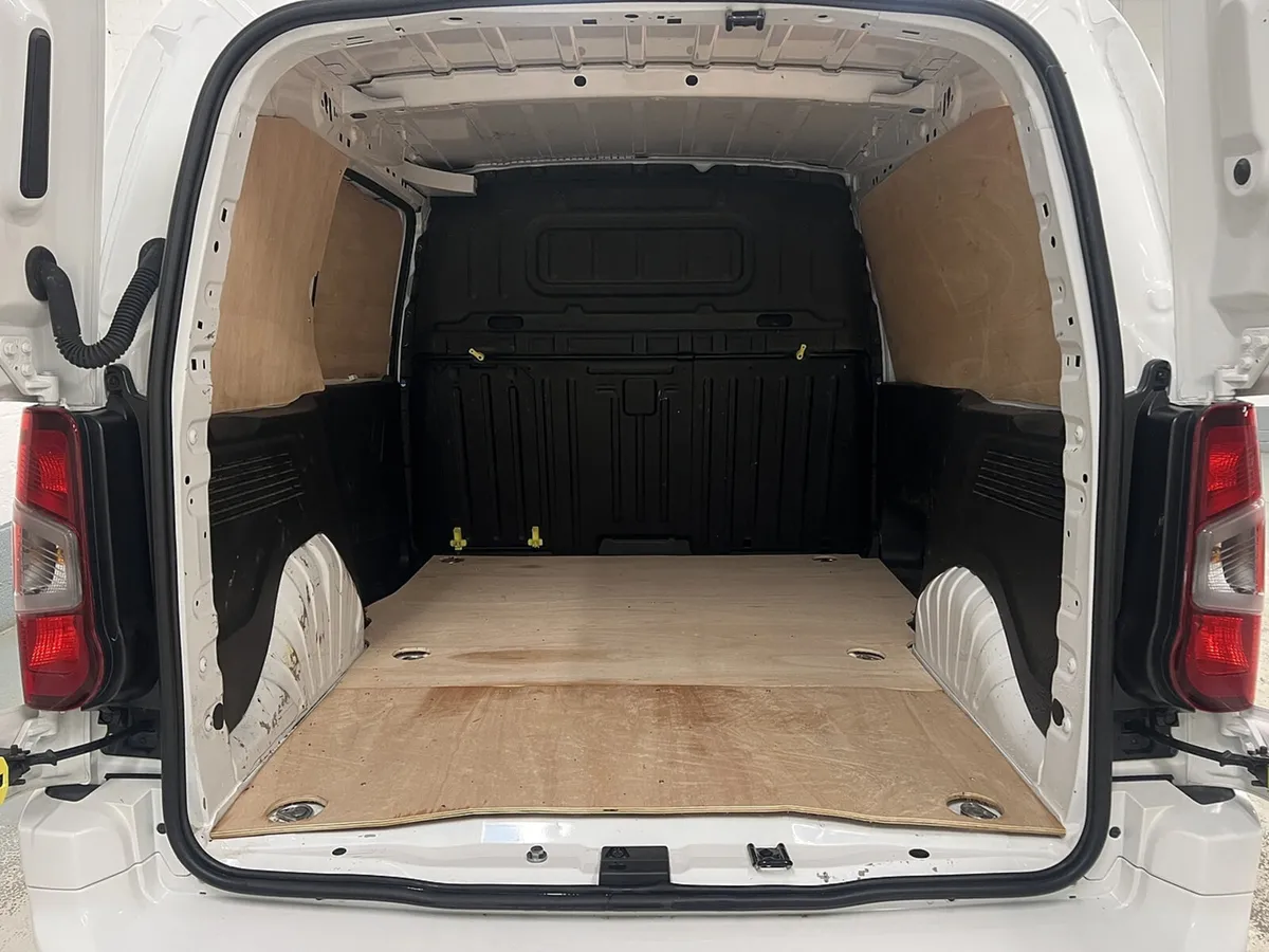 2021 Vauxhall Combo Small Panel Van - Image 2