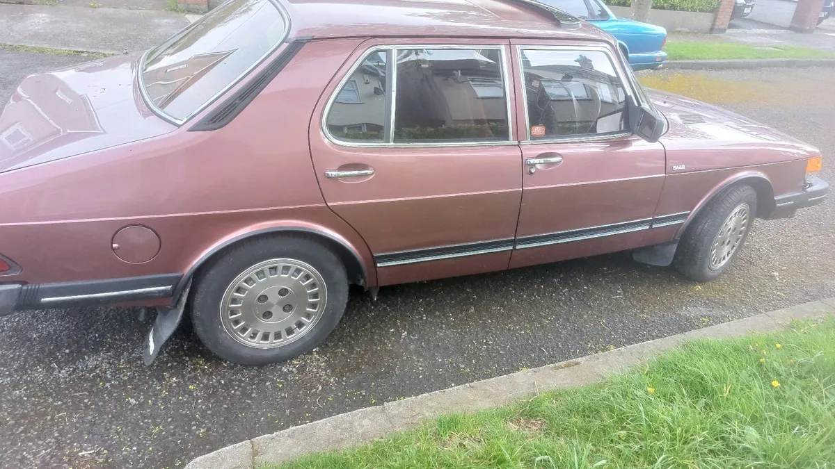 SAAB 900 GLE Classic - Image 1