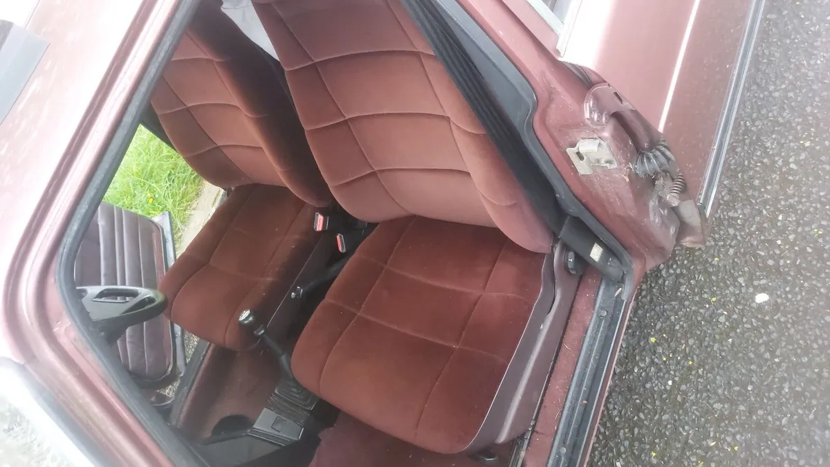 SAAB 900 GLE Classic - Image 3