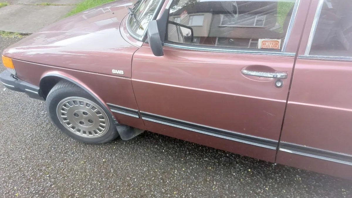 SAAB 900 GLE Classic - Image 4