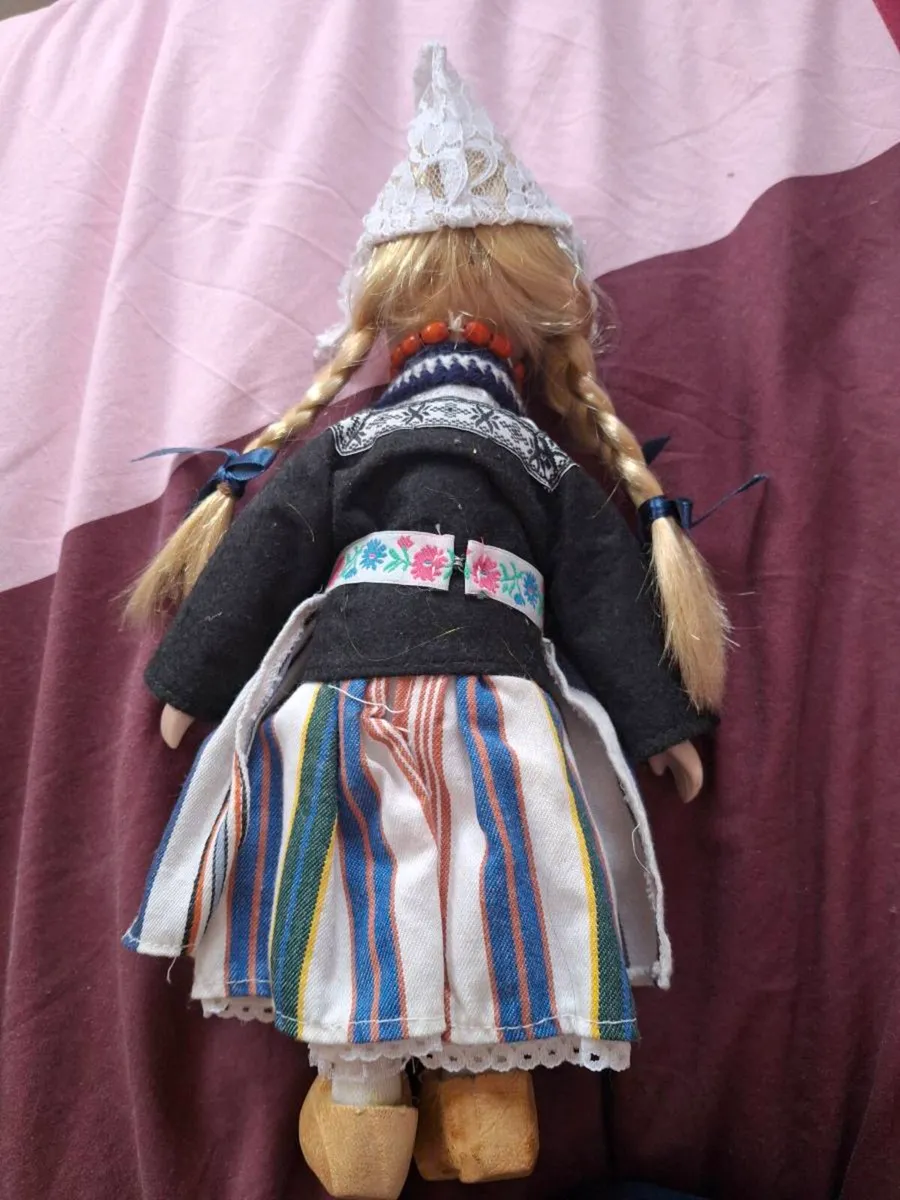 Dutch Porrcelain doll - Image 2