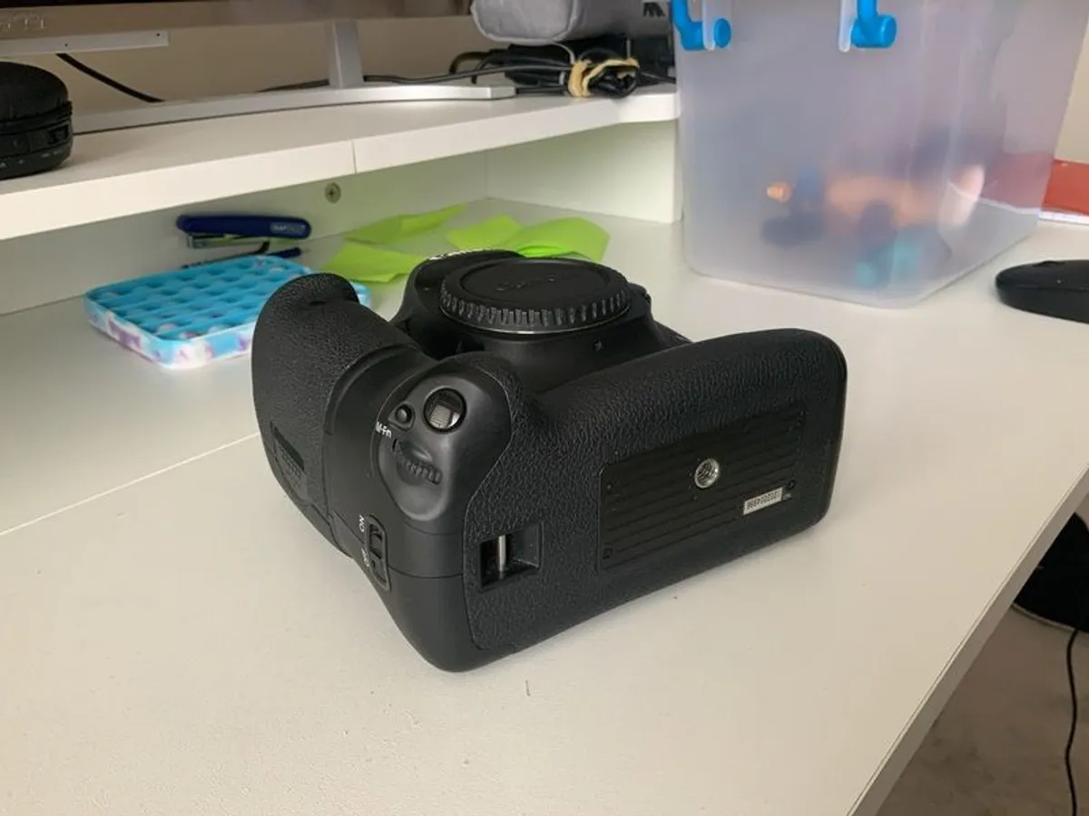 Canon 5D Mark lll  -  Mint condition -   Only 15k Shutter - With Original BG - E11 Grip - Image 4