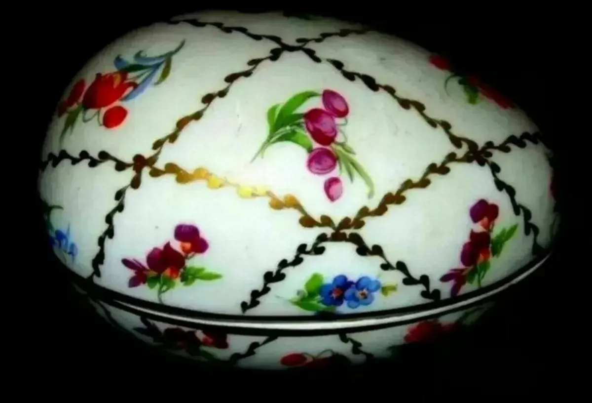 Vintage Porcelain Trinket Box - Image 4