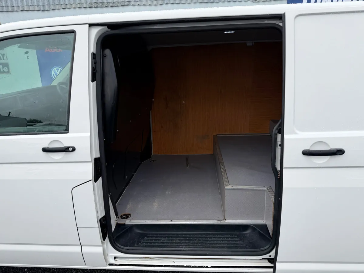 2022 VOLKSWAGEN TRANSPORTER 2.0 TDI LWB MANUAL - Image 4