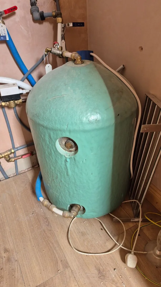 Hot water copper cylinder with  immersion heater - Image 2
