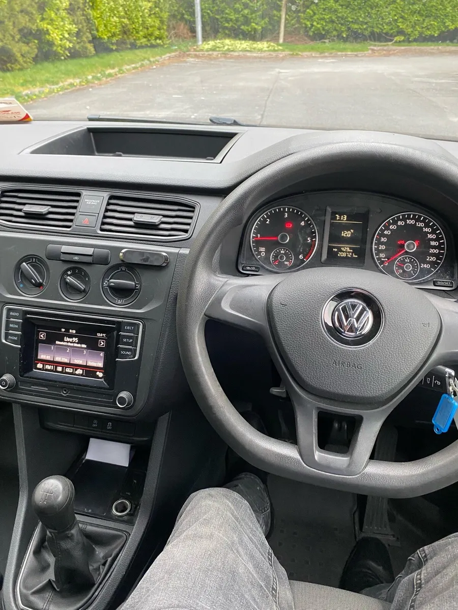 Volkswagen caddy 191 2.0 TDI doe till 9/26 - Image 2
