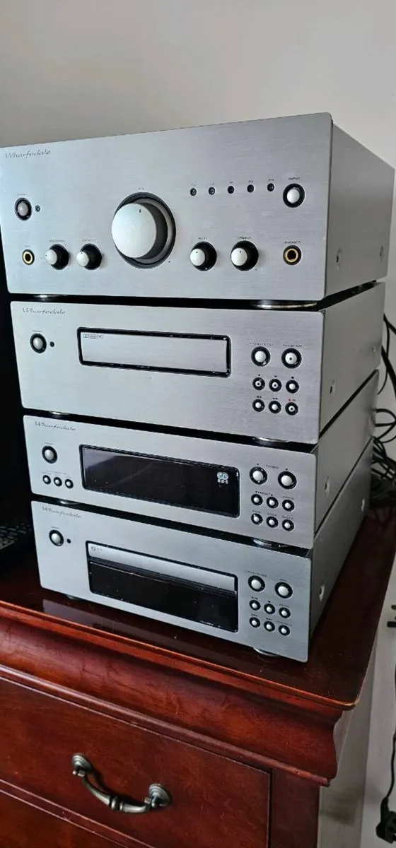 Stereo - Image 1