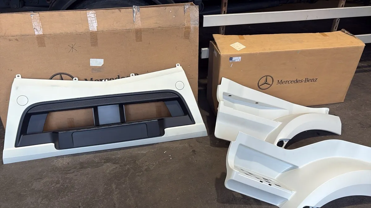 Mercedes Actros Axor Sprinter Vito parts - Image 1