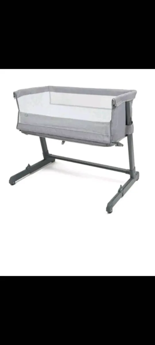 Cozi sleeper bedside crib - Image 1