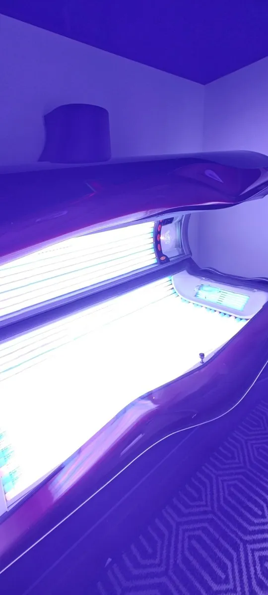 Ergoline Avantgarde 600 Sunbed and Bulbs - Image 1