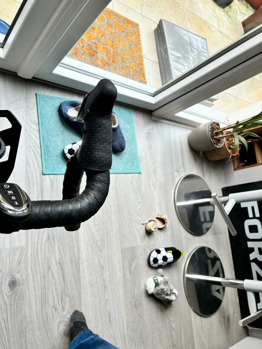 Stages SB20 smart indoor bike - Image 4