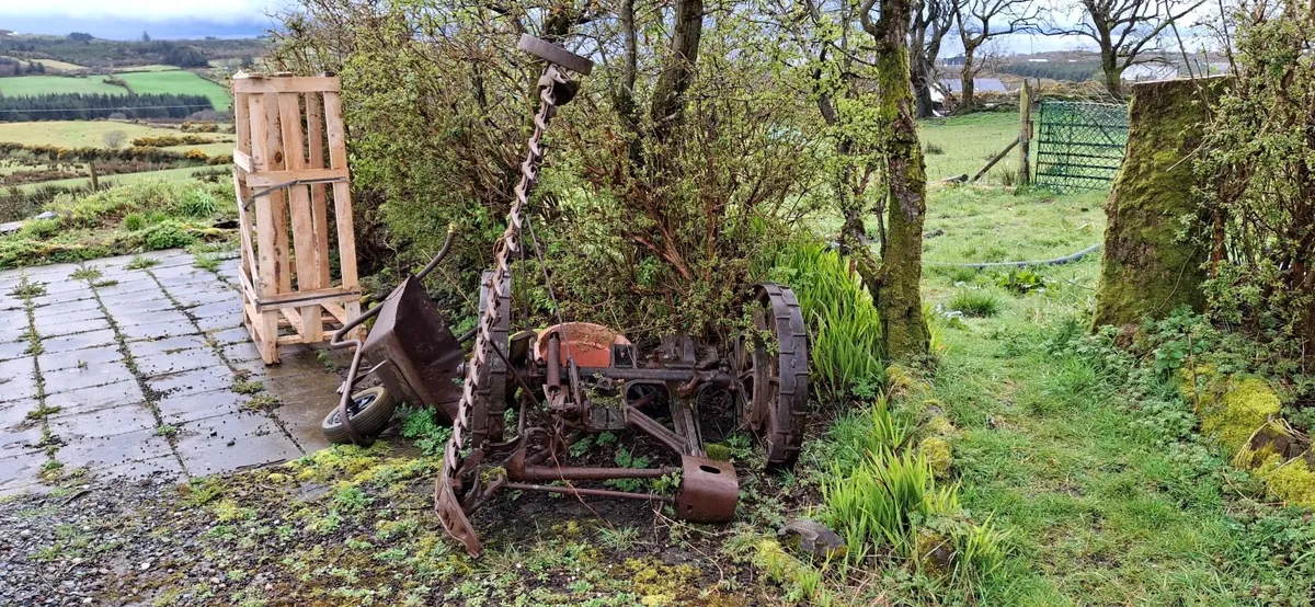 Antique  horse drawn fingerbar reaper - Image 2