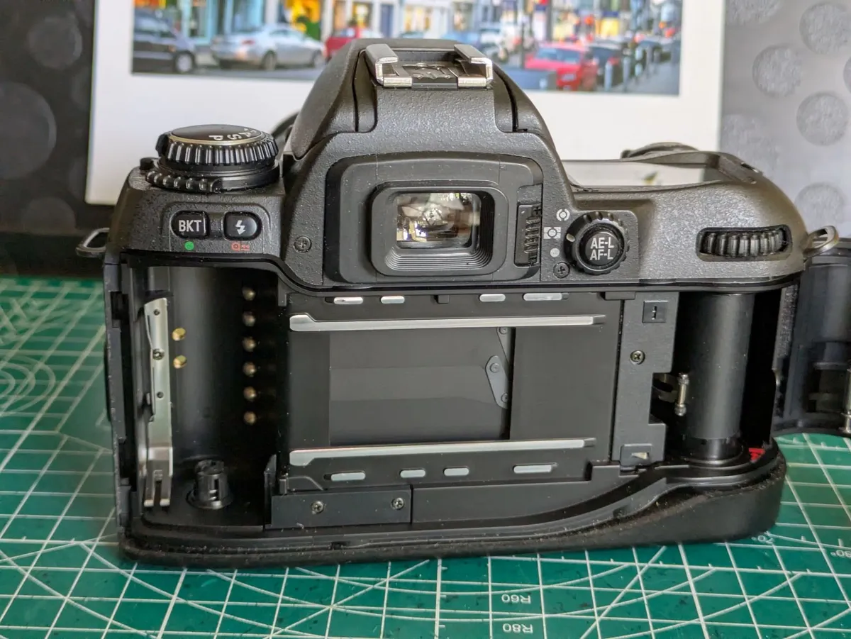 🎞️ Nikon F80 Autofocus film SLR camera - Image 4