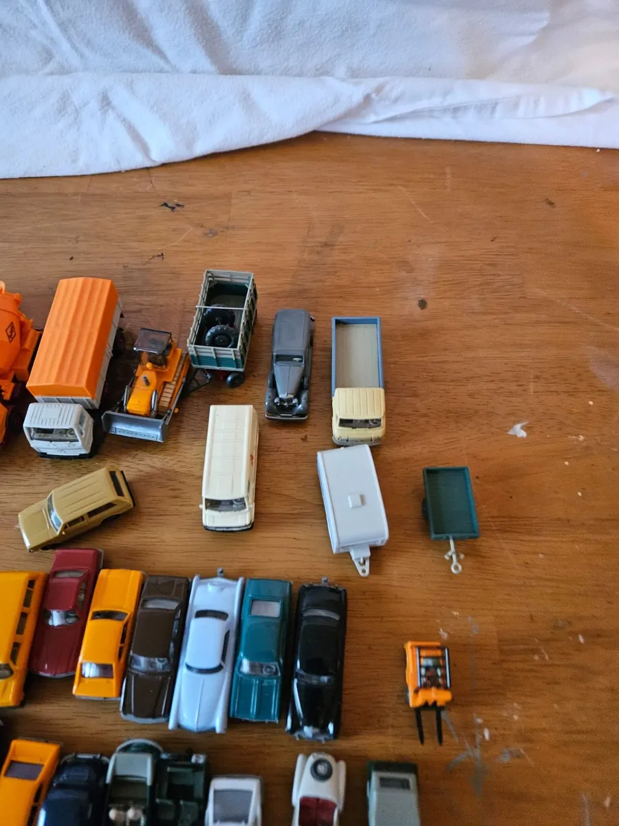 Hornby Wiking 1.87 scale Cars Buses 48 pieces - Image 2