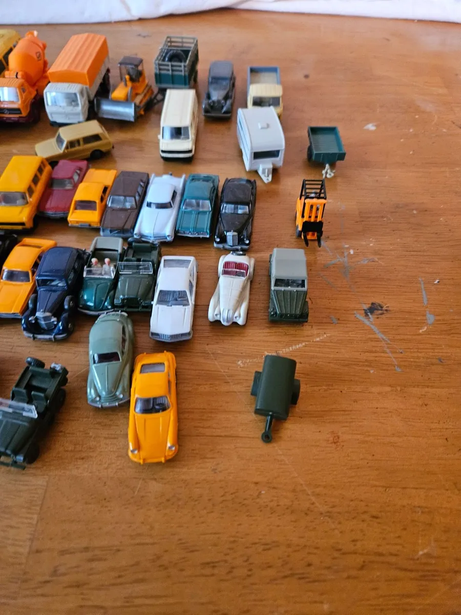 Hornby Wiking 1.87 scale Cars Buses 48 pieces - Image 3