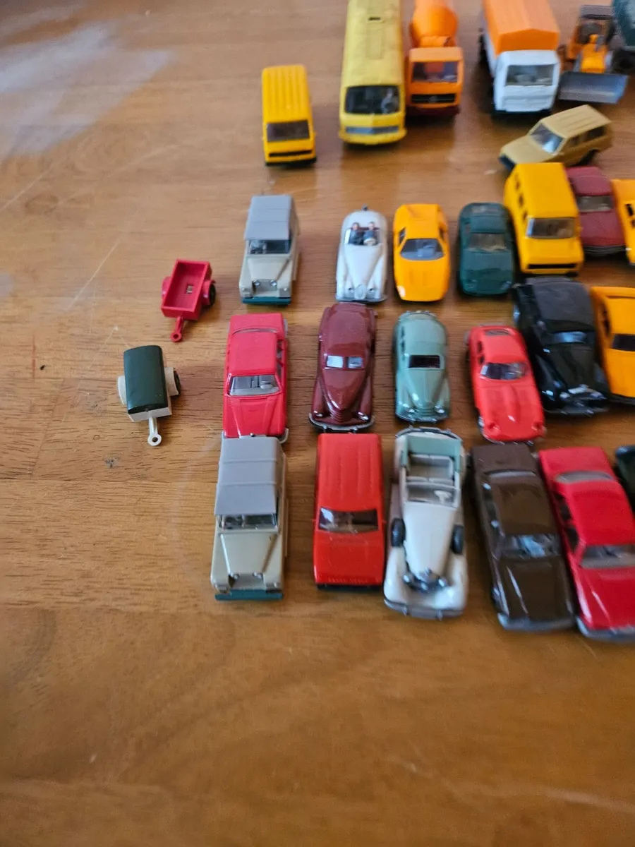 Hornby Wiking 1.87 scale Cars Buses 48 pieces - Image 4