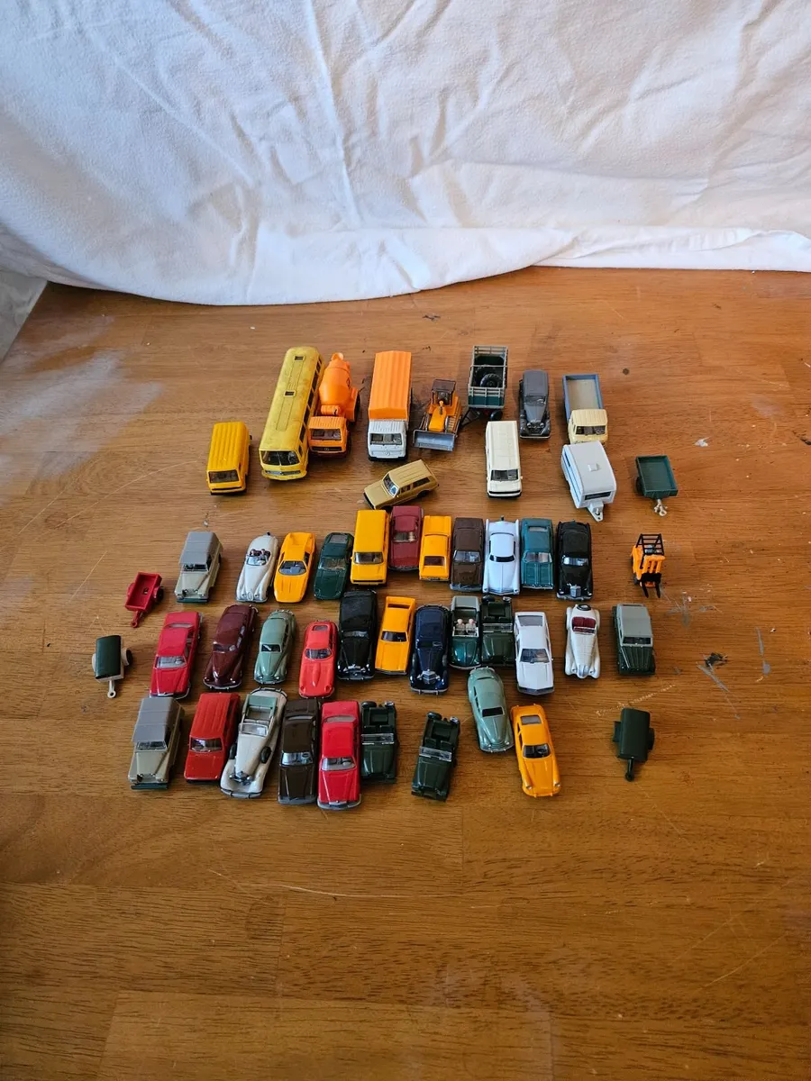 Hornby Wiking 1.87 scale Cars Buses 48 pieces - Image 1