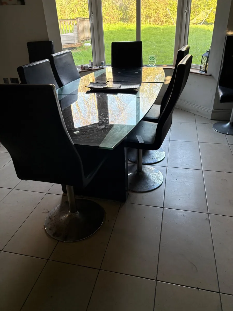 Kitchen table and 8 chairs - Image 2