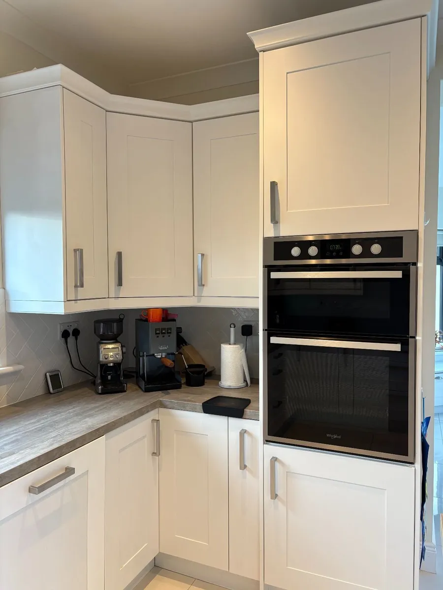 Shaker-style Kitchen with Island - Image 3
