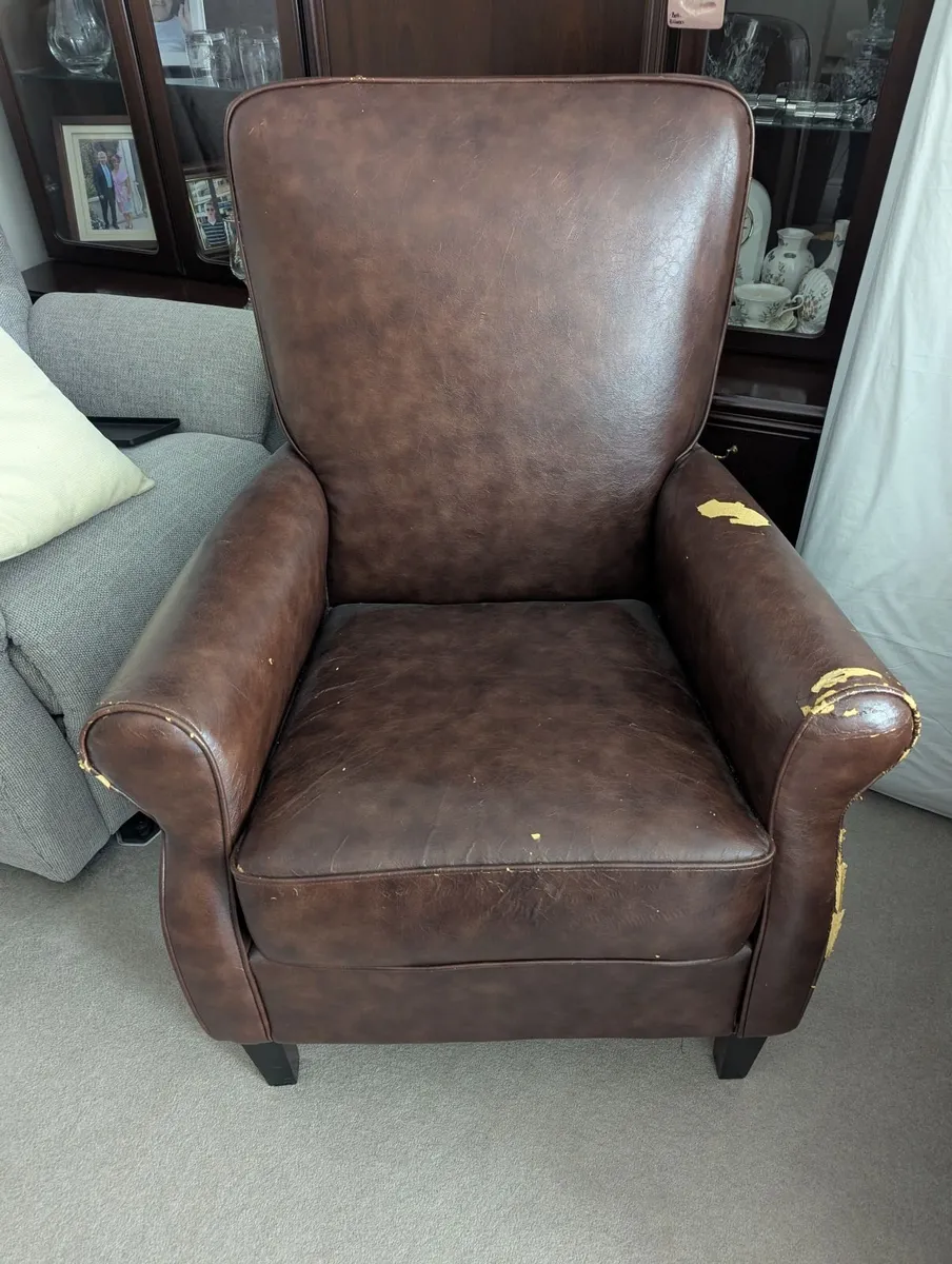 Leatherette arm chair
