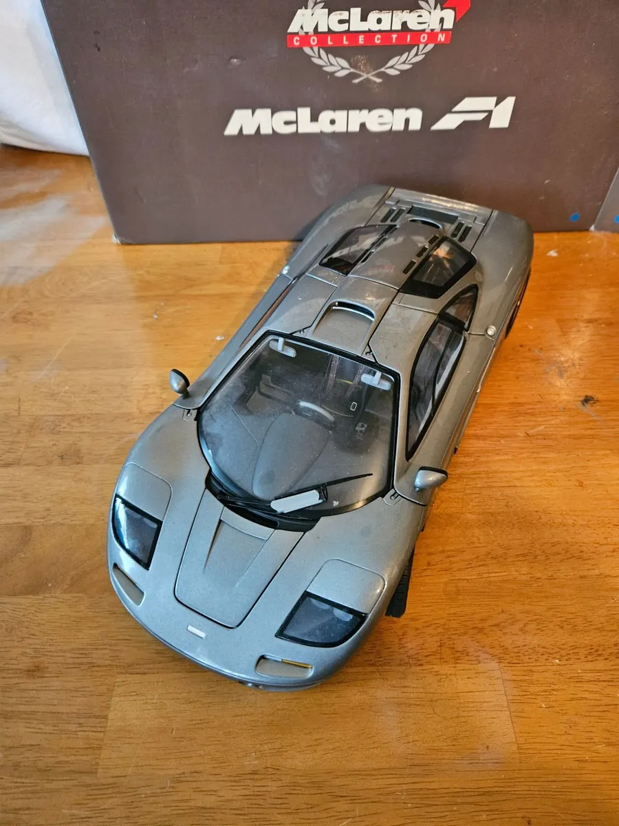 Corgi Minichamps Paul's Model McLaren 1:12 - Image 2