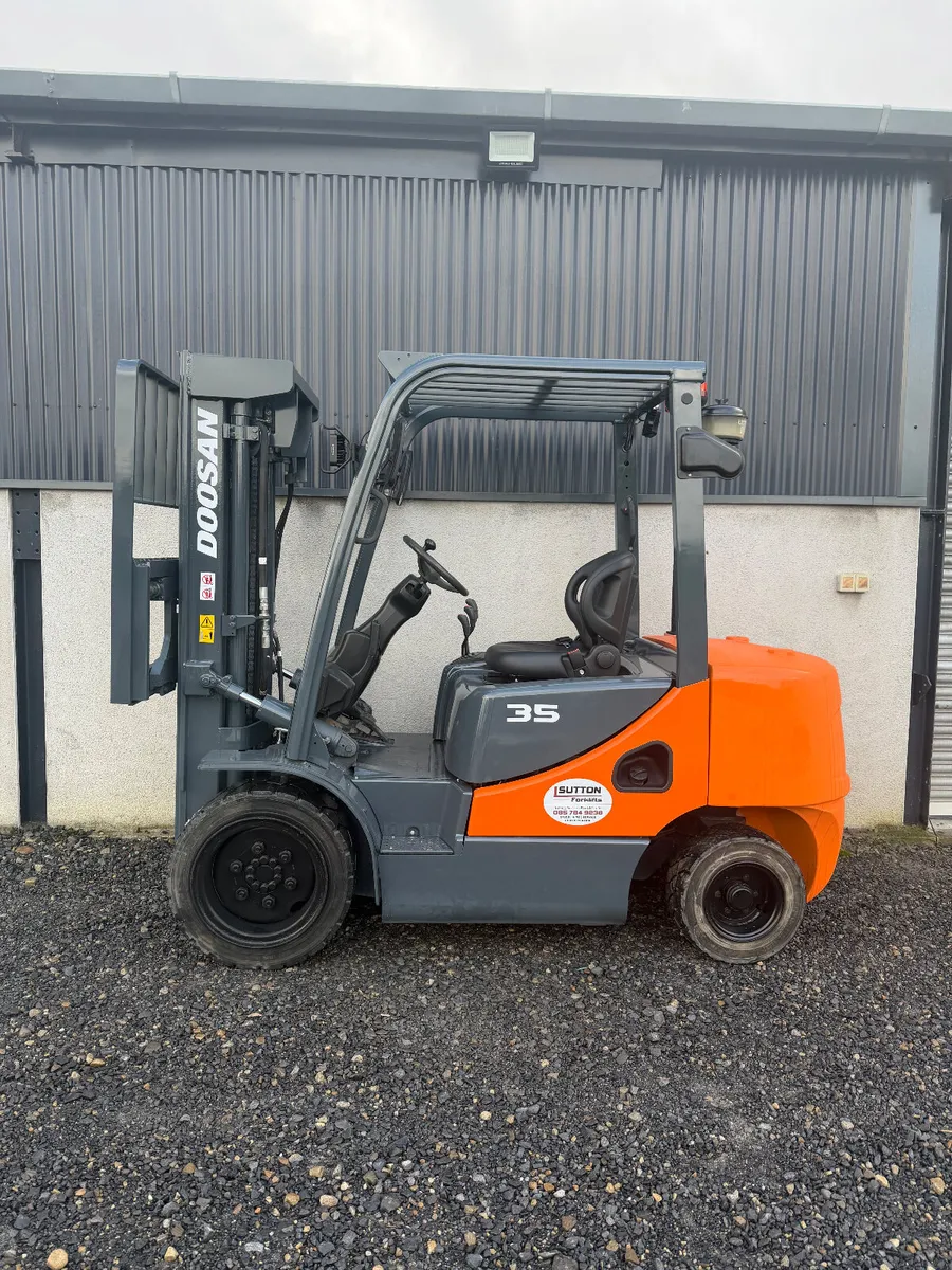 Doosan 3.5 Ton Lift Forklift - Image 1