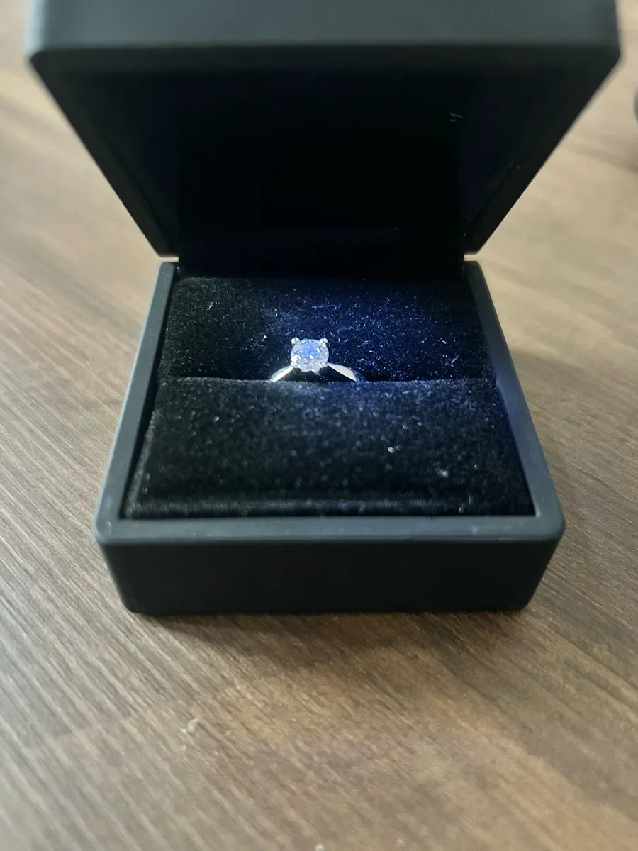 PT950 Solitaire round Diamond engagement ring - Image 4