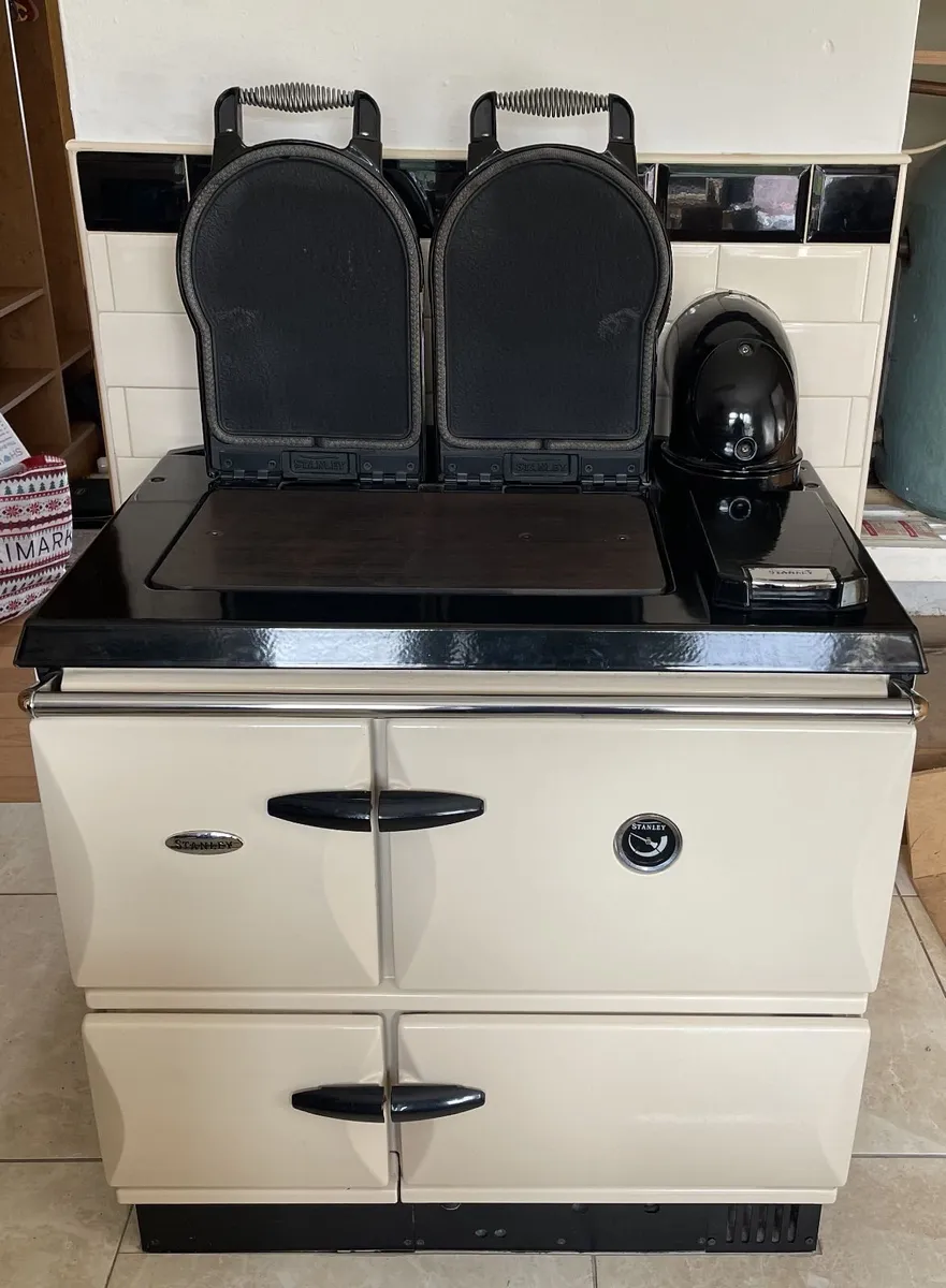 Stanley Brandon - Oil Fired Cooker - Image 1