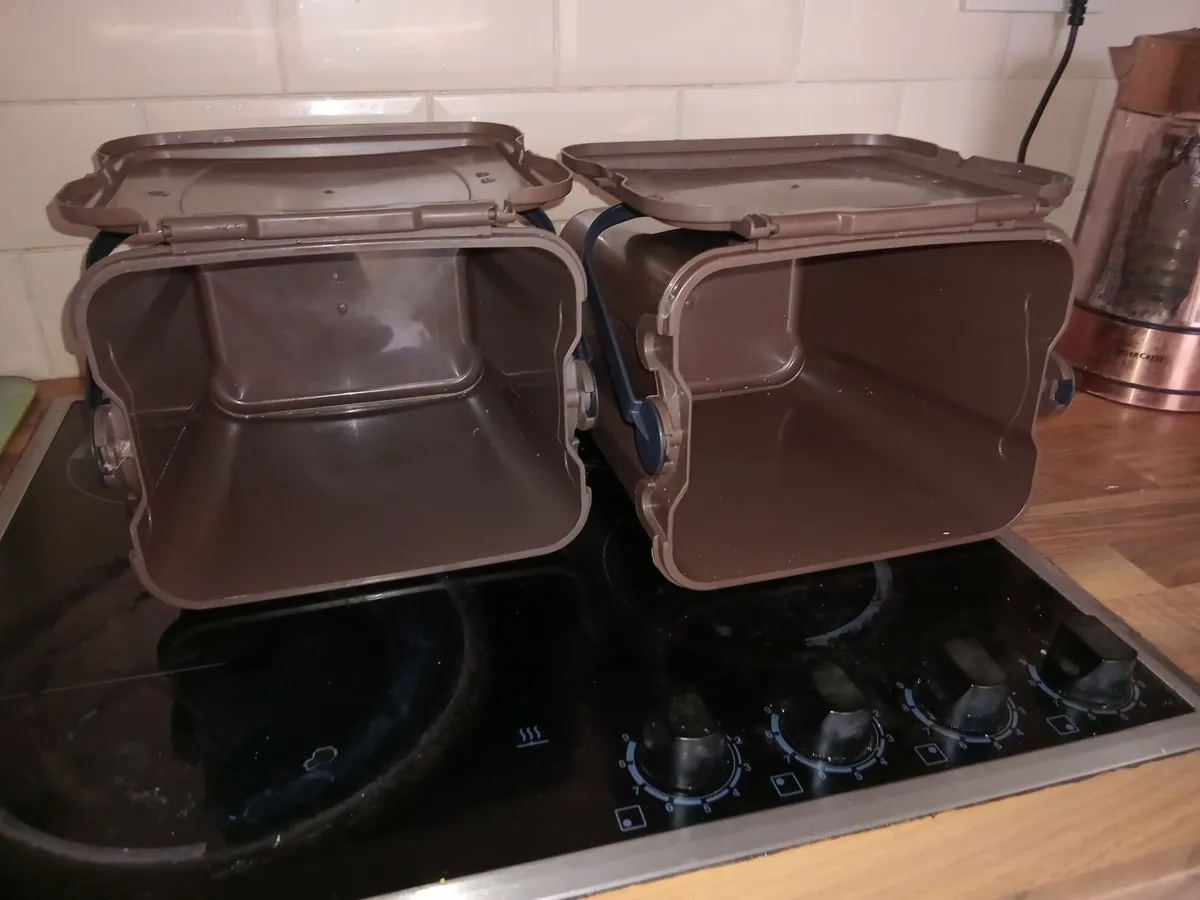 3 BINS & 5 CRATES - Image 2