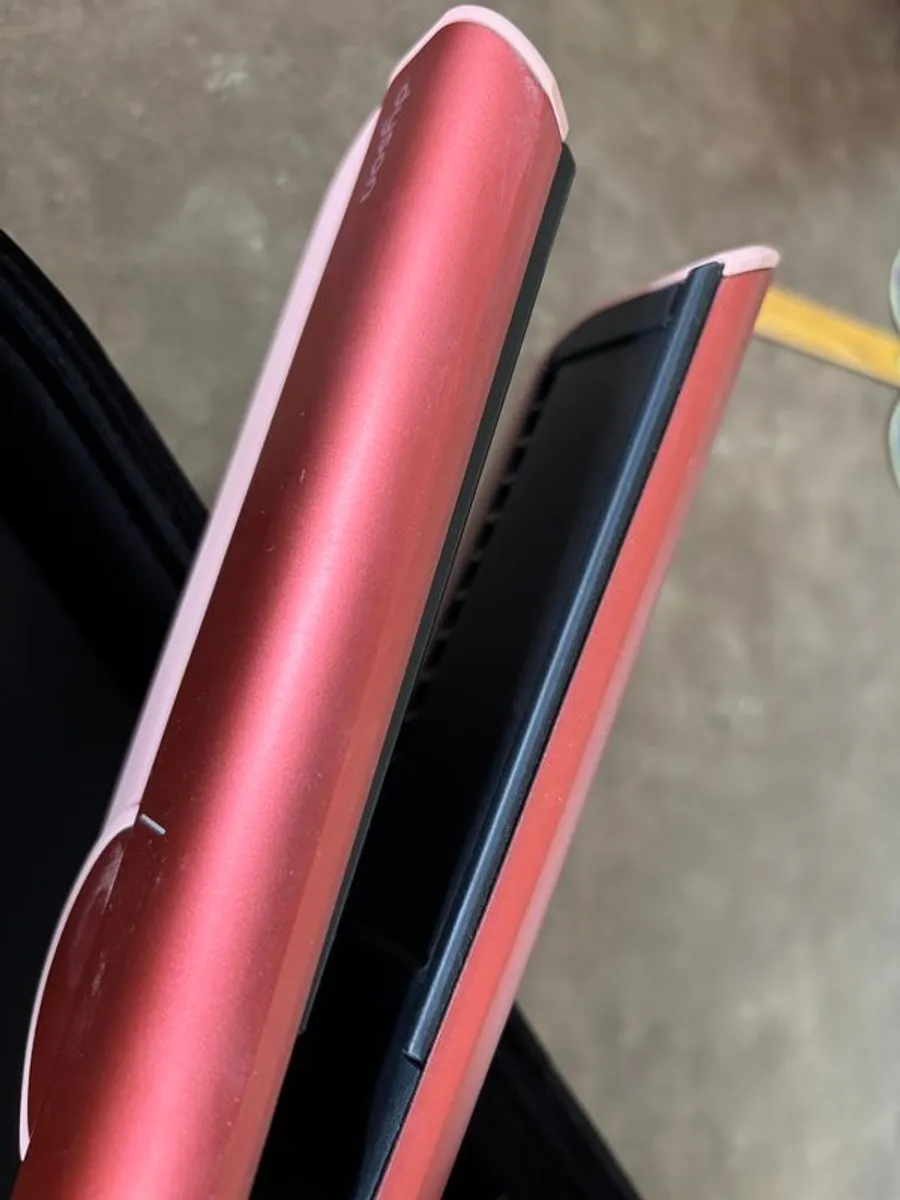 Dyson airstrait - Image 2