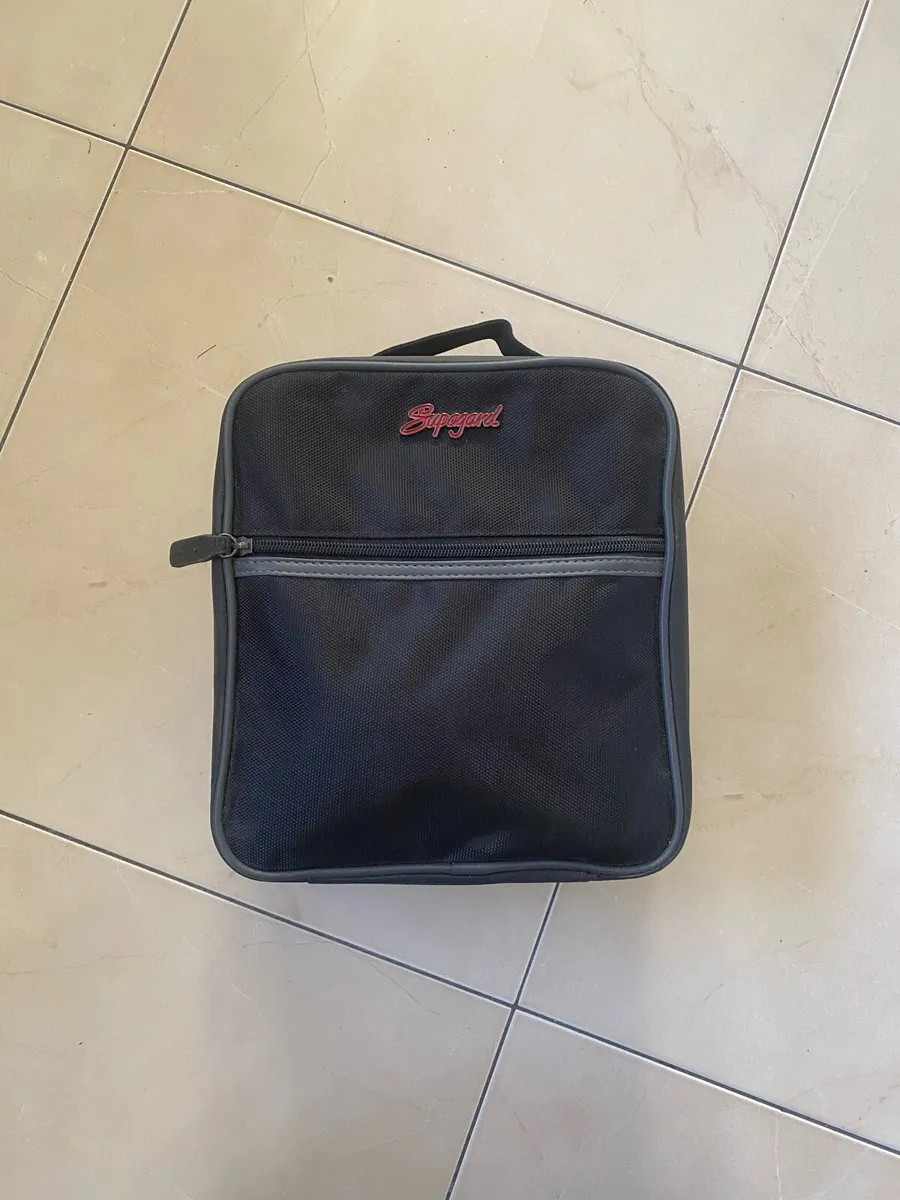 Car detailer - Image 3