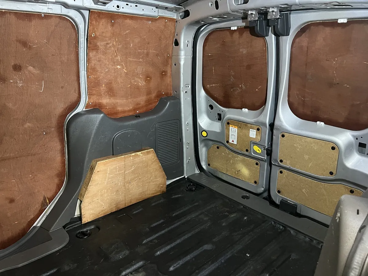 2023 Ford Transit Connect Small Panel Van - Image 3