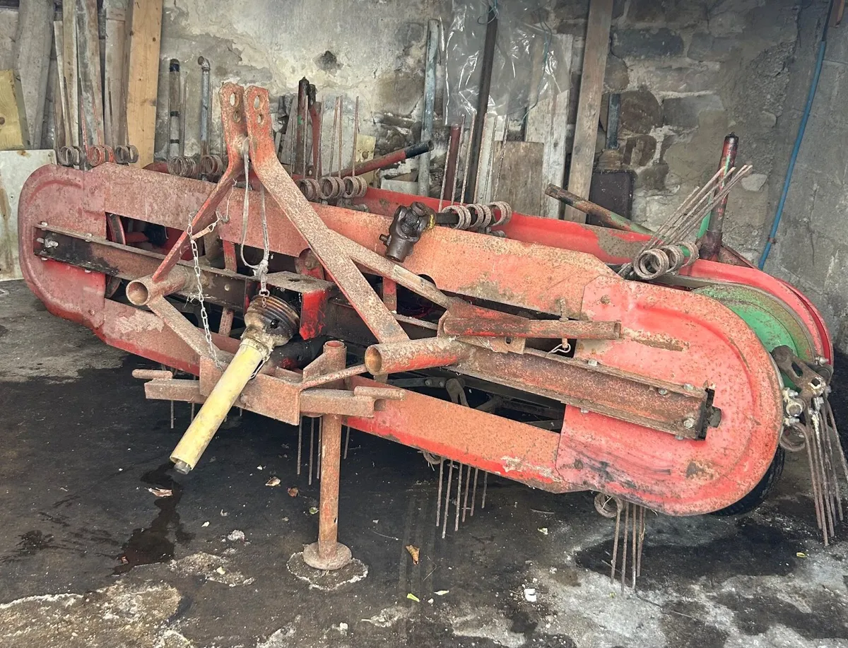 Kongskilde Vintage Hay Tedder - Image 2