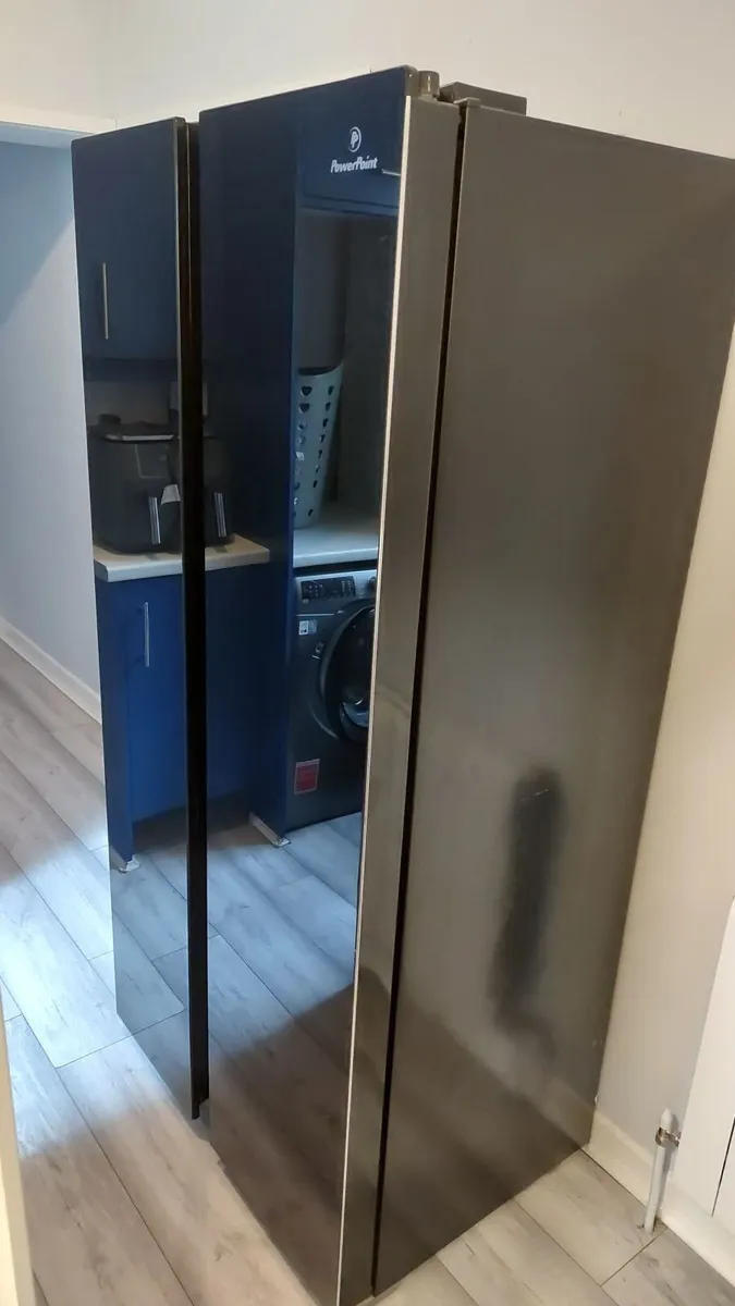Fridge freezer - Image 2