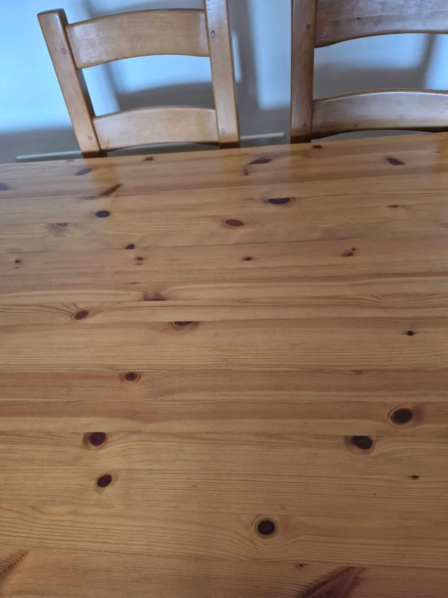 SOLID PINE KITCHEN TABLE & 6 Wooden Ladder Chairs. - Image 3
