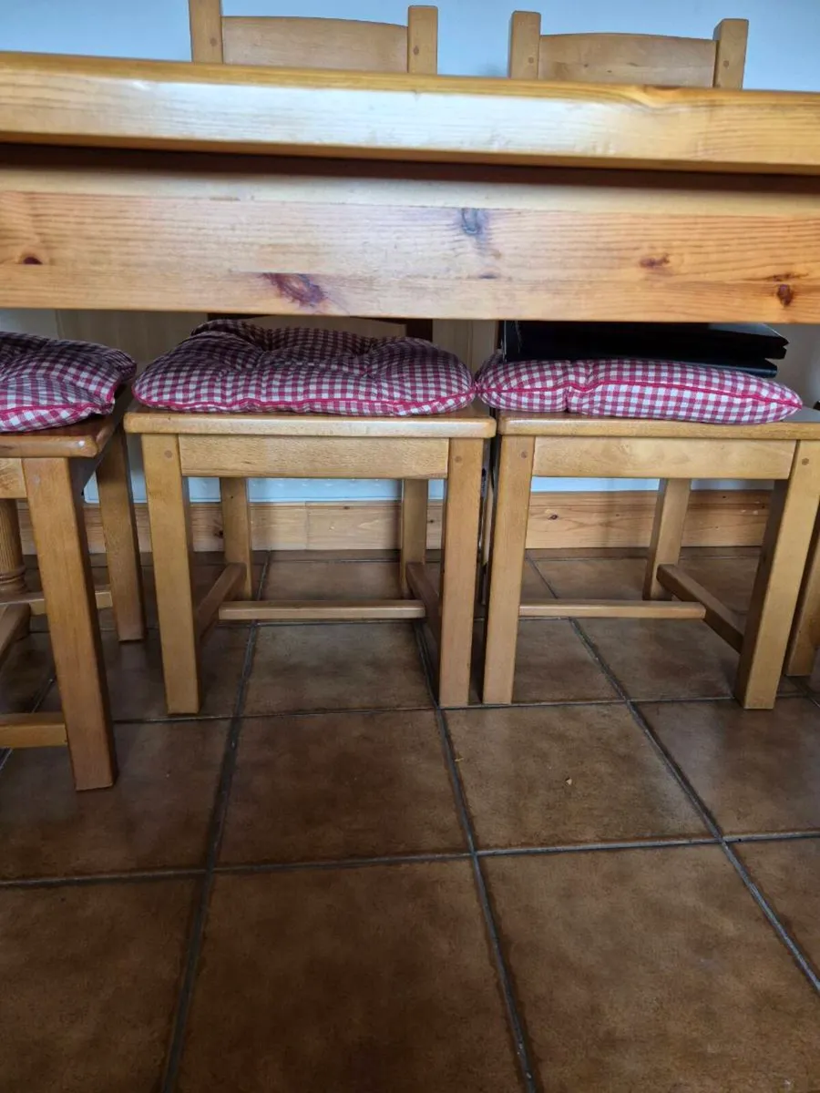 SOLID PINE KITCHEN TABLE & 6 Wooden Ladder Chairs. - Image 4