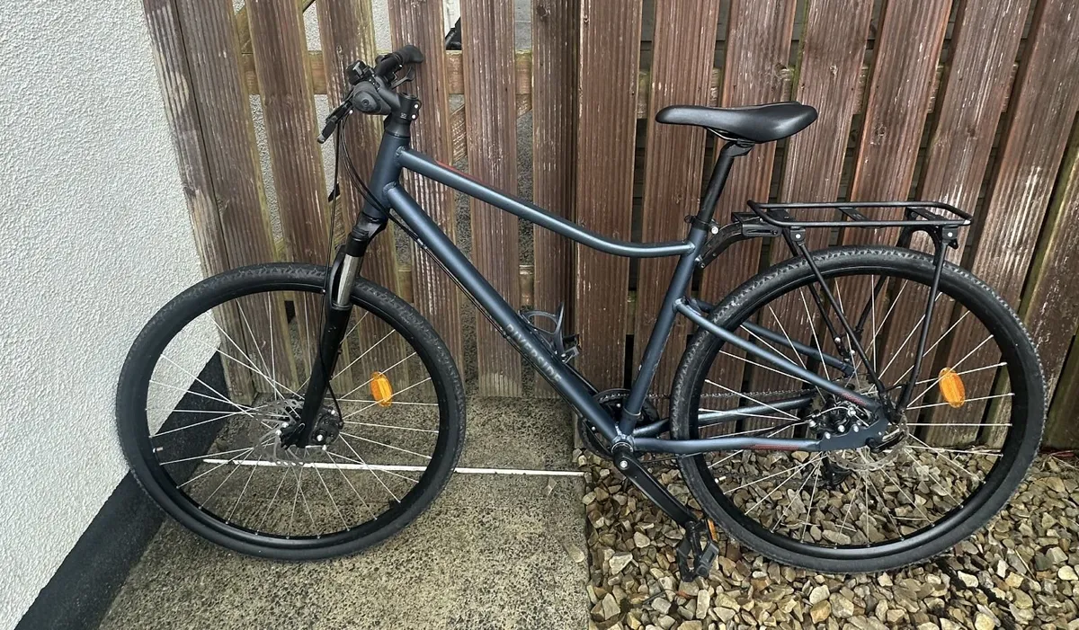 Like‑New Hybrid Trekking Bike (Size M) - Image 1