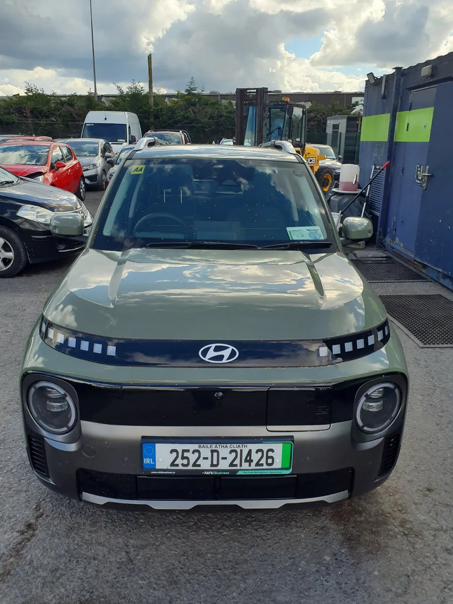 Bargains 150 Damaged Repairables for sale - Image 1