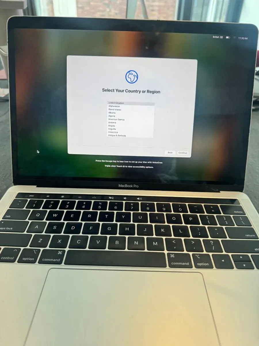 Apple MacBook Pro 13 A1989 With Box Fully Working Good Condition - Image 2