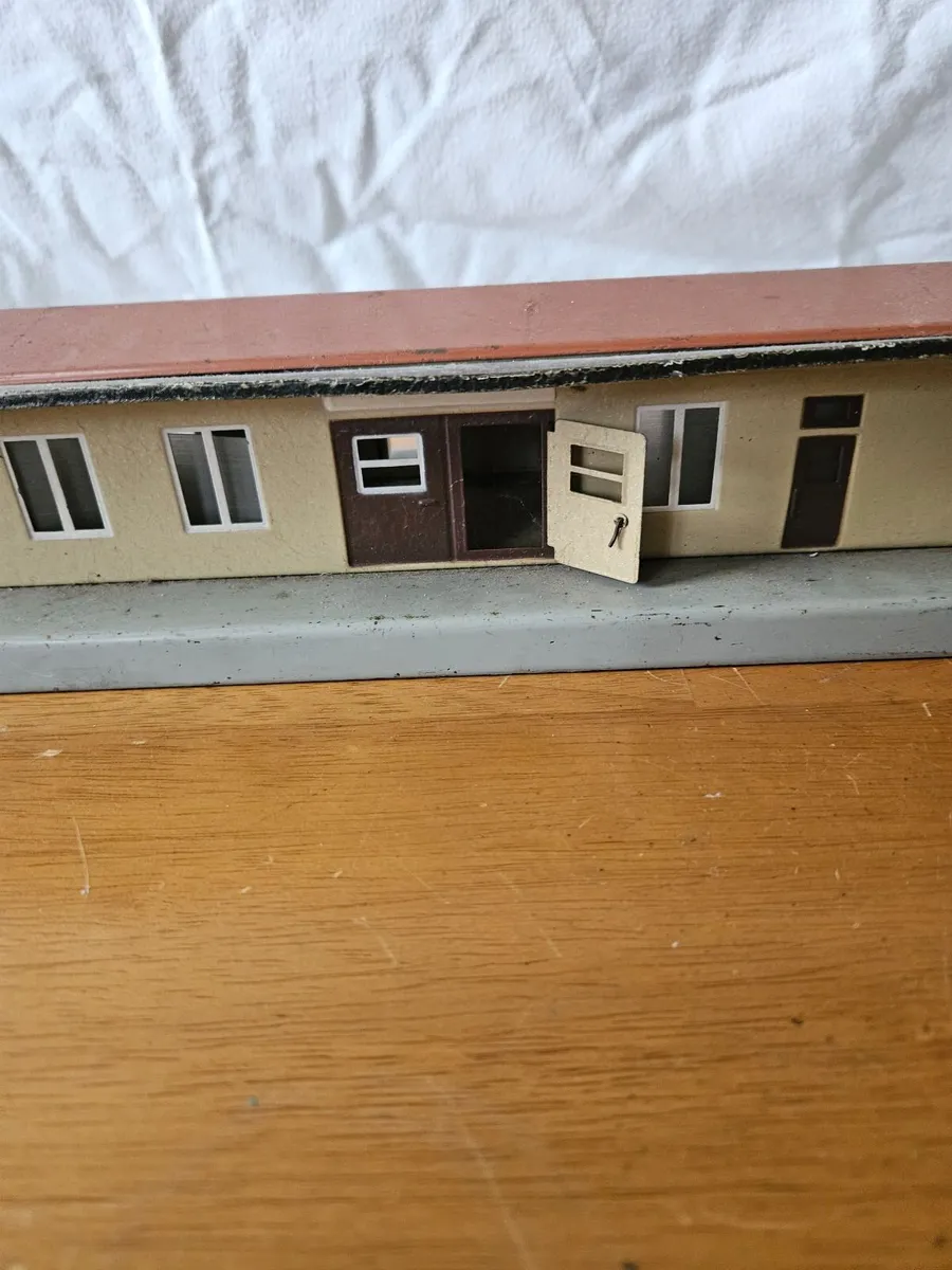 Vintage Marklin Train Station - Image 2