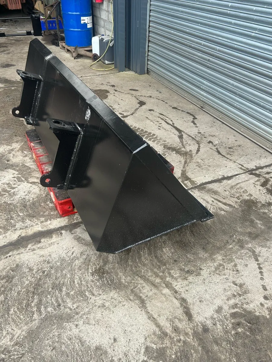 8ft LOADER BUCKET - Image 1