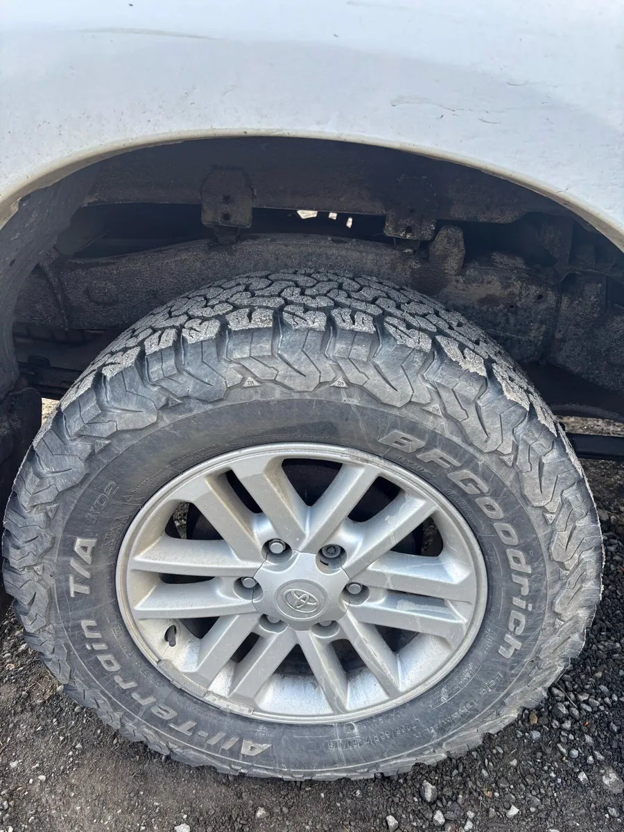 Toyota hilux - Image 4